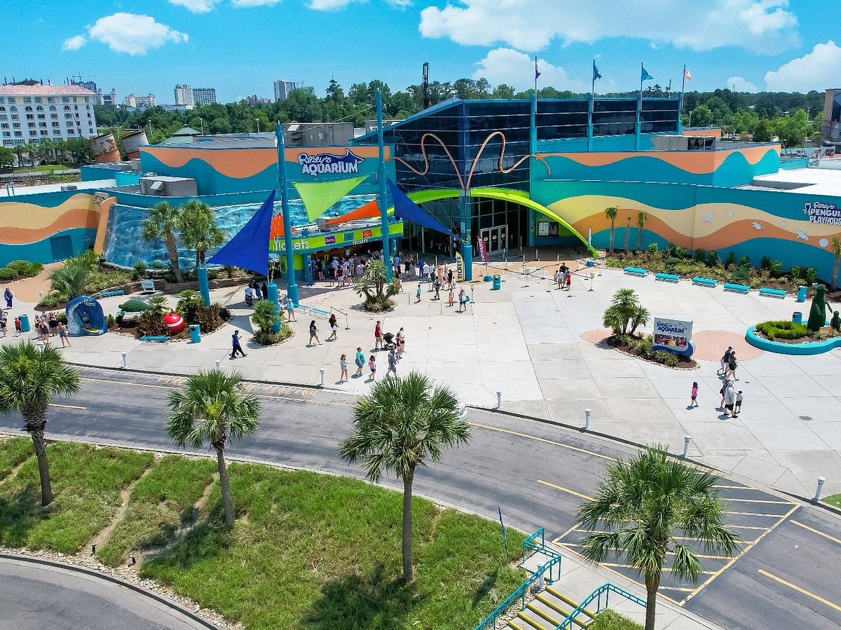 Colorful exterior and entrance of Ripley’s Aquarium in Myrtle Beach